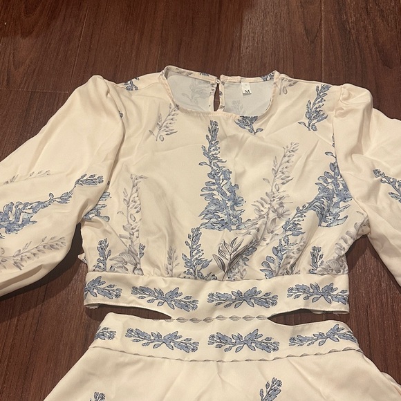 SHEIN Cream and Blue Floral Dress - Picture 2 of 10